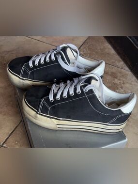Classic Canvas Black Low-Top Sneakers White Trim Shoes Women’s